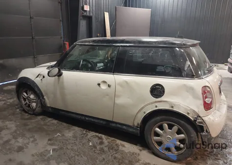 2013 Mini Hardtop Cooper z USA, uszkodzony, nr VIN WMWSU3C58DT692502